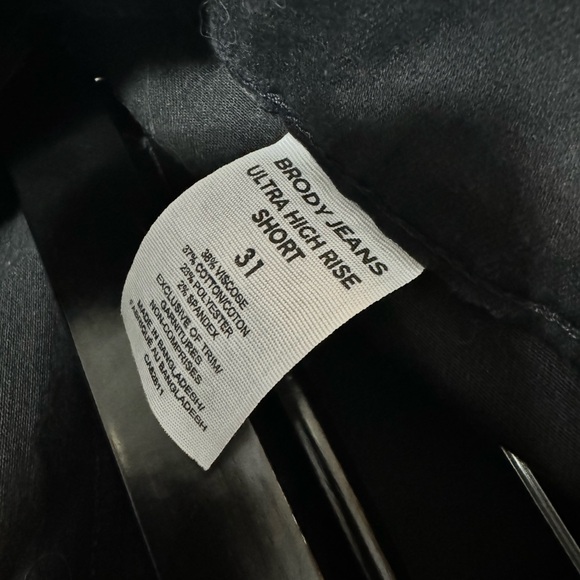 Brody Jeans Shorts Black Denim - Picture 4 of 4